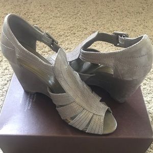 Gray wedges
